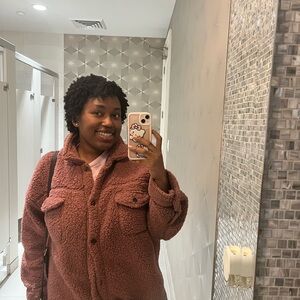 Meet your Posher, Kayla